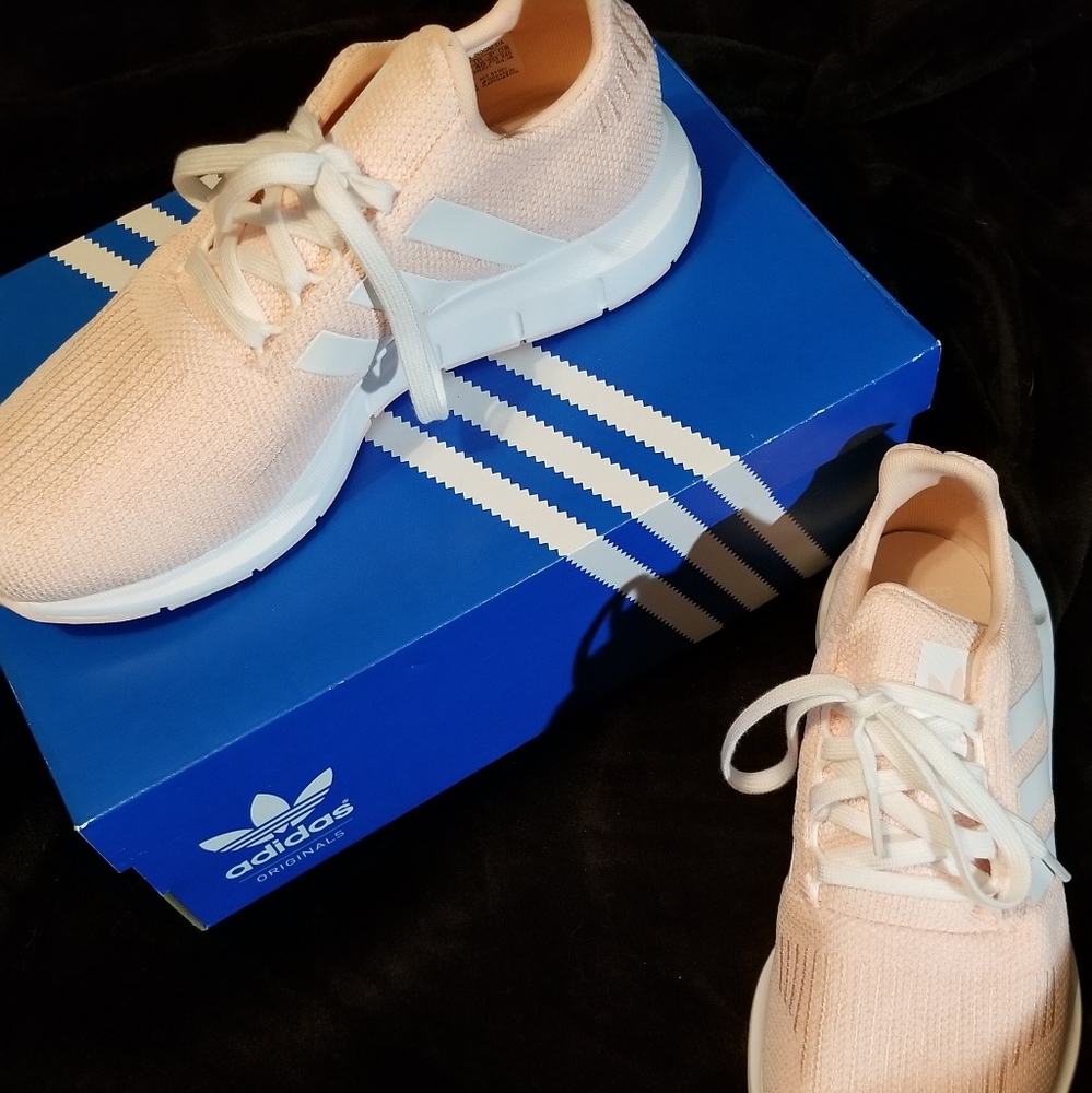 Womens Adidas Swift Run Tennis Shoes